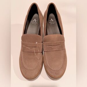 NWOT Aquatalia “Caprie” Weatherproof Genuine Suede Pump Shoes - Mink Color- 9.5